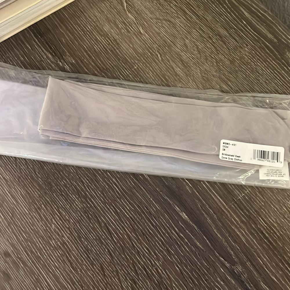 Show me your mumu Bridesmaid Sash in Dove Grey chiffon - Picture 3 of 3
